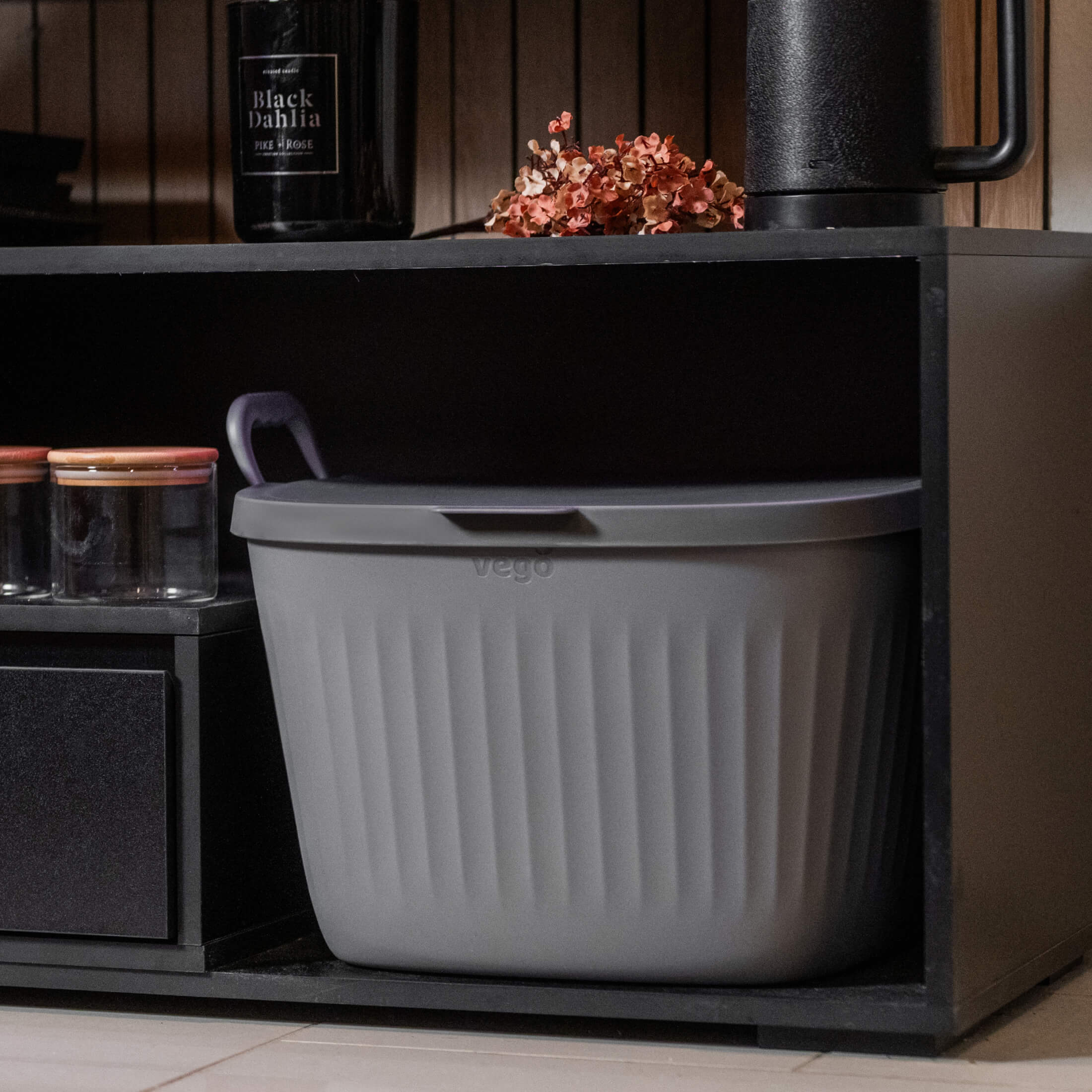 Vego FlexTrug™ Lid - 8 Gallon - Image 6